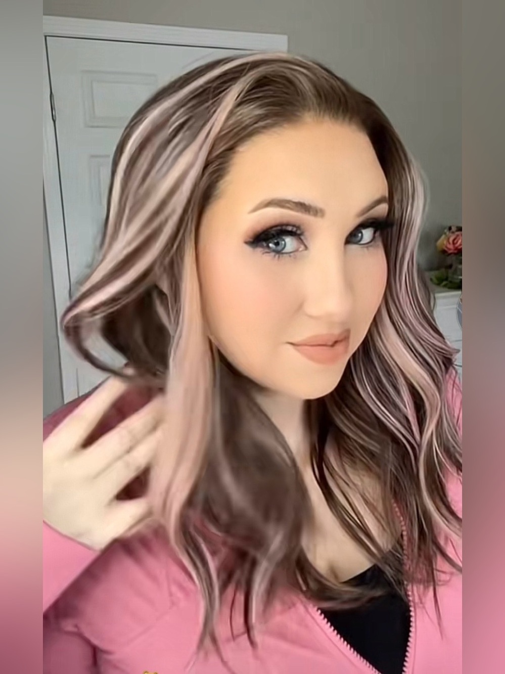 Sassy Misfits April Neopolitan Women’s Multi-Tone Hair Color Wig - Picture 2 of 14
